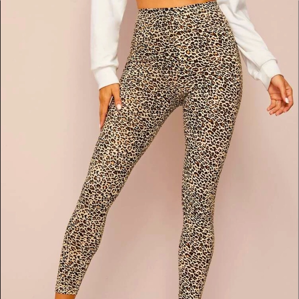 LEOPARD 🐆 PRINT HIGH-RISE LEGGINGS